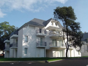 Marine Apartment With Dishwasher in Harbor Town