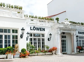 Hotel Ravel International