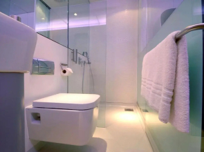 YOTELAIR Amsterdam Schiphol - Transit Hotel