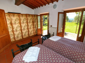 Stylish Holiday Home in Castelnuovo Dei Sabbioni with Pool