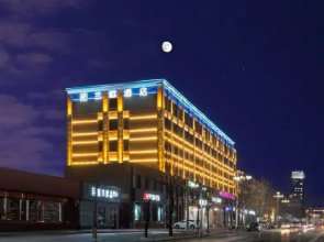 Lanou Hotel (Huaxian Wenming Avenue Branch)