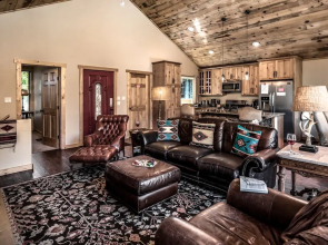 LOGINN - Four Bedroom Cabin