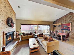 New Listing! Townhome W/ Sauna: Walk To Lifts 3 Bedroom Townhouse