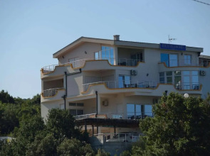 Belvedere Apartments with Seaview