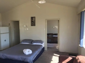 Waiteti Lakefront Motel