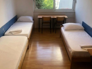 Split Summer Budget Rooms