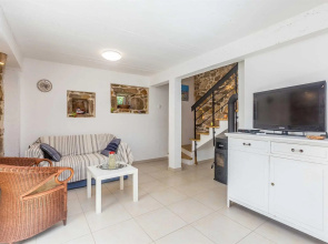 Holiday House Lara 04401
