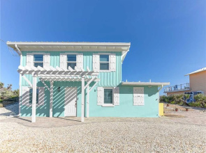 Romantic Beach House, as Seen on Hgtv, 3 Bedrooms, Sleeps 6