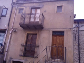 House With 2 Bedrooms in Mistretta, With Terrace - 14 km From the Beach