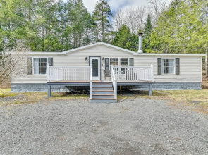 Creekside Catskills Getaway Near Hunter Mountain