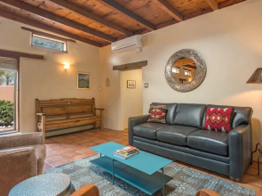 Apodaca - Spacious East Side Home With Countryside Views