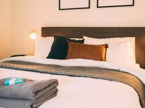 The Grass is Greener on North Tce-free Wifi