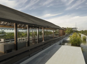 DoubleTree by Hilton Weerawila Rajawarna Resort