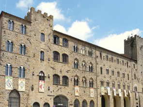 Amazing Apartment in Radicondoli With 3 Bedrooms, Wifi and Outdoor Swimming Pool