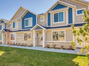 2 Mi to Zootah: Providence Townhome w/ Fireplaces