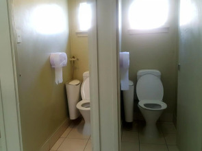 Kiwi International Hotel