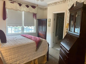 The Cypress Inn Bed & Breakfast