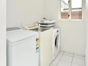 Moa Place - Christchurch Holiday Homes