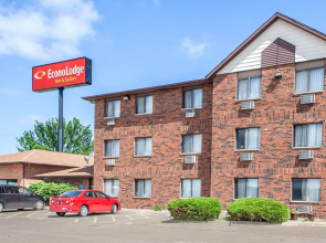 Econo Lodge Inn & Suites Bettendorf