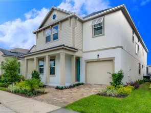 Solara Resort - 1845 Sawyer Palm Place