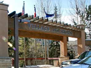 Montezuma 1771 by SummitCove Vacation Lodging