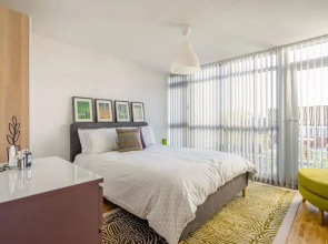 Central Townhouse With Double Terrace and Free Parking