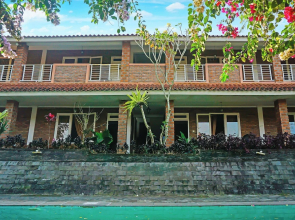 Capital O 92836 Villa Kampoeng Katineung