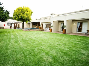 Kings & Queens Boutique Hotel