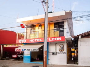OYO Hotel D Leon