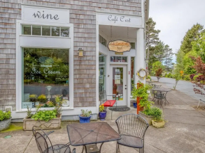 Victoria's and Bent Beach Cottage's Combo