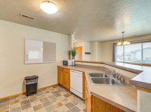 Cozy Sioux Falls House - Walk to Park!