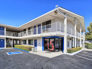 Super 8 by Wyndham Walnut Creek