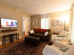 Comfortable Lucky Home, Minutes Away to The Columbia River Gorge by RedAwning