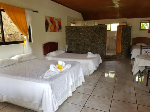 Chez Maria Goretti Hotel