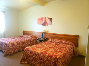 Grand Staircase Inn