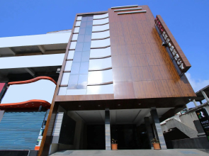 Itsy Hotels Jansi Residency