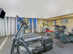 Wyndham Garden Hotel Newark Airport