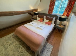 The Royal Retreat -elegant 7bdr With Garden