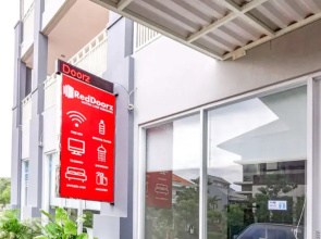 RedDoorz @ Citraland Surabaya