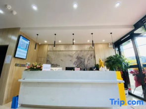 Qingfeng Hotel (Nanjing Maiyuqiao Subway Station)