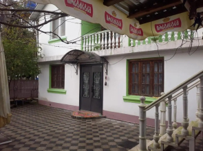 Guest house on Devyatnadtsataya