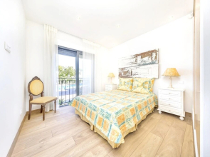 Villa With 3 Bedrooms in Quelfes, With Wonderful sea View, Pool Access