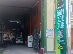 Homestay Citra Green House Syariah Near Terminal Gayatri Tulungagung