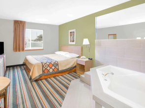Super 8 By Wyndham East Moline