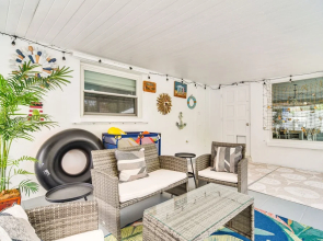 Vibrant Largo Home: Heated Pool, Lake Views!