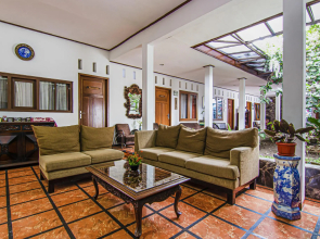 Loesje Guesthouse