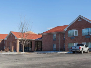 Days Inn And Suites Lancaster Amish Country