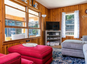 Cottage on Big Pine Island Lake