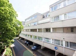 2BD Apartment, 500m From Windsor Castle, Parking