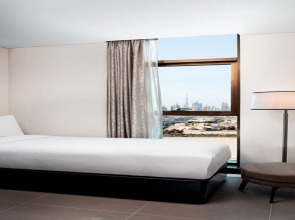 DoubleTree by Hilton Dubai M Square Hotel & Residences